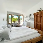 Casa Caglias Hotel *